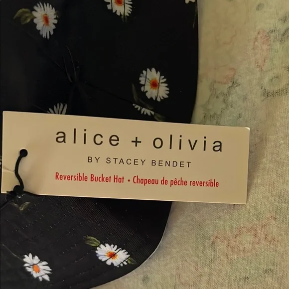Alice Olivia Daisy Bucket Hat Reversible in White - Picture 2 of 5